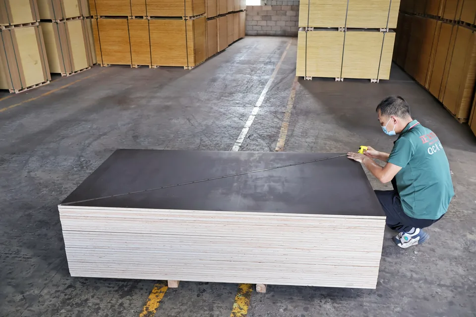 Plywood diagonal measurement photo